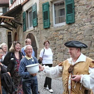 Stadtarchivar Albrecht Gühring führt kostümiert als Joseph Dickkopf durch Marbach